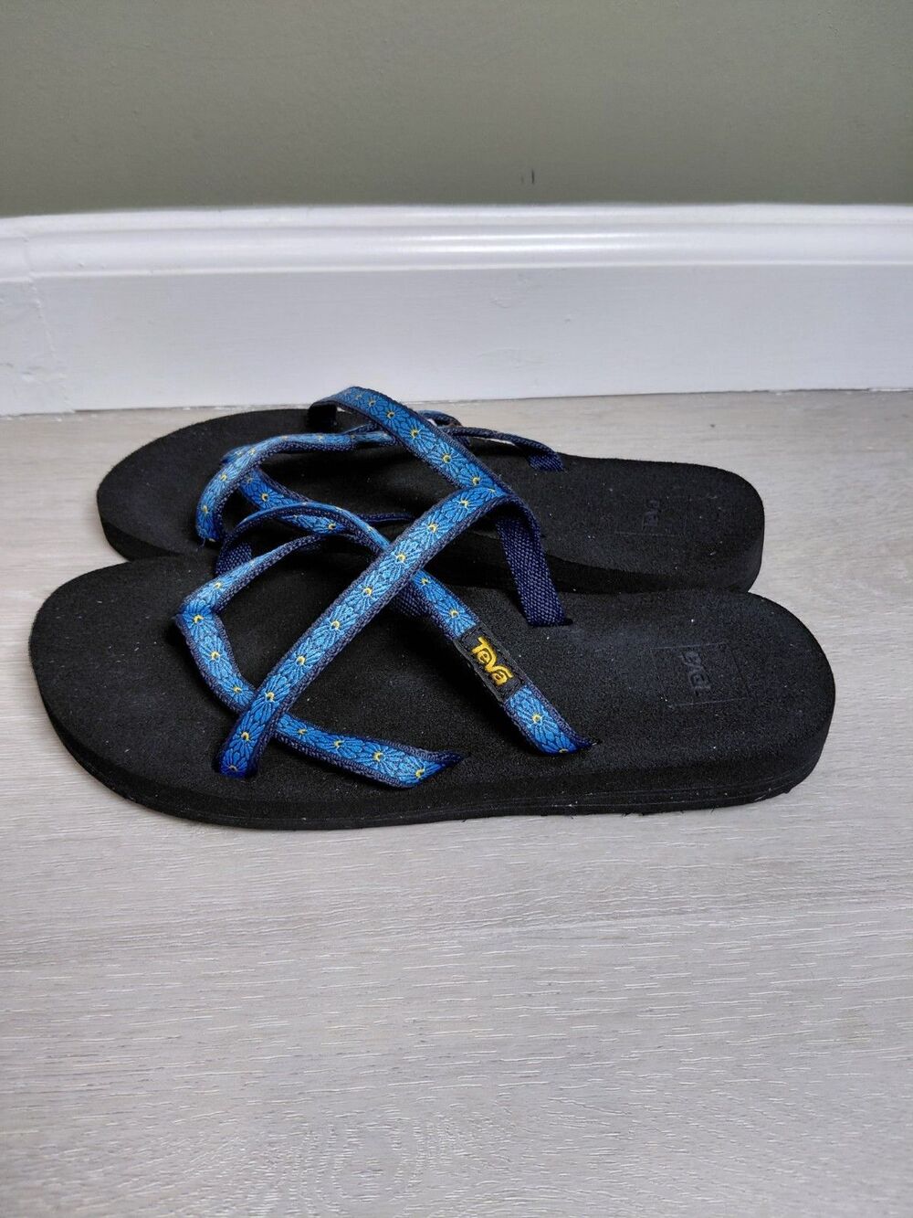 Teva Womens 0lowahu -fln flowers loom blue Women Size 8